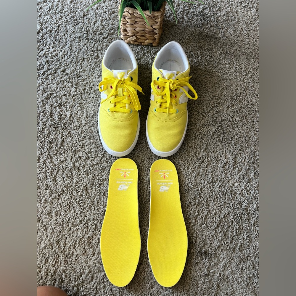 New Balance x Isaac Mizrahi Yellow Canvas Sneakers Women's Size 8.5 Rare - Picture 2 of 9